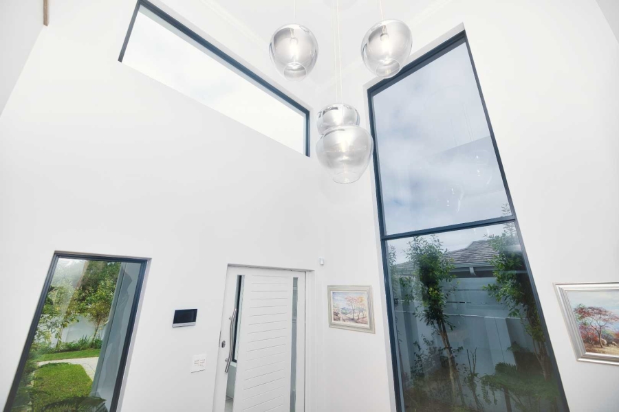 6 Bedroom Property for Sale in Hermanus Heights Western Cape